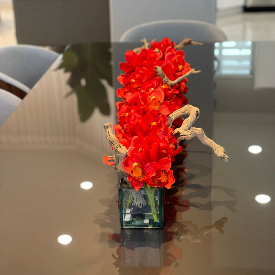 Moderner Glaspflanztopf „Modern Home“ 122 cm mit roten Cymbidien